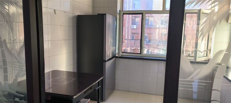 出租万宝小区4楼