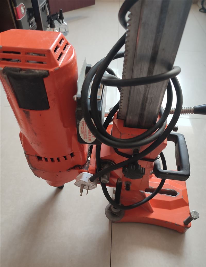 电工水暖测漏水钻烟道反透地热