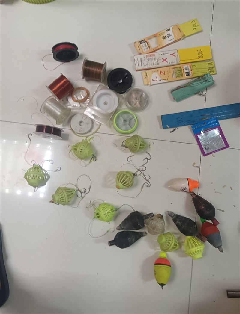 鱼钩鱼线浮漂给钱就卖