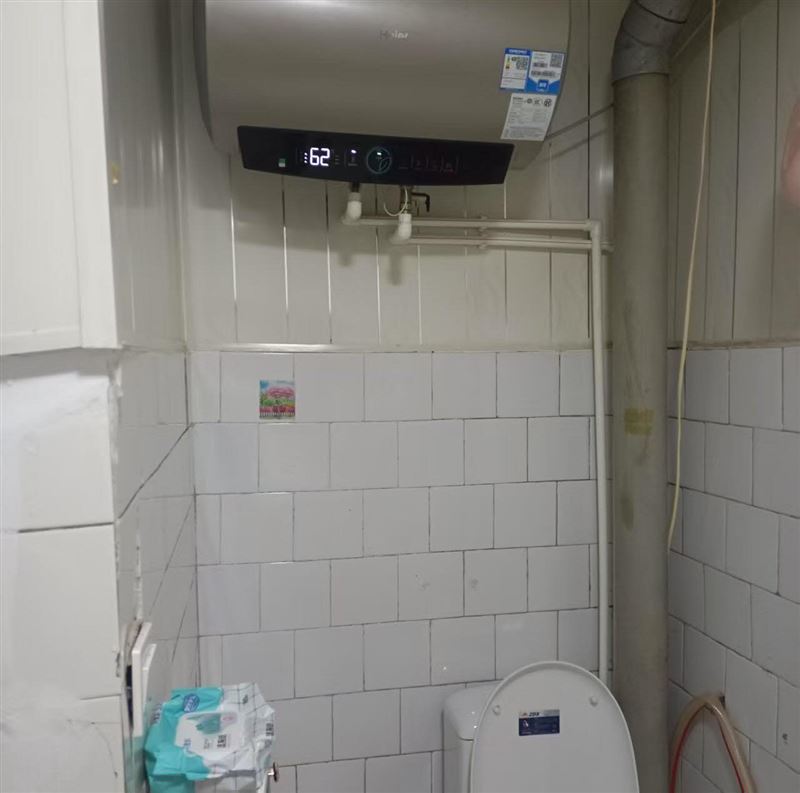 彩城院内顶楼出售