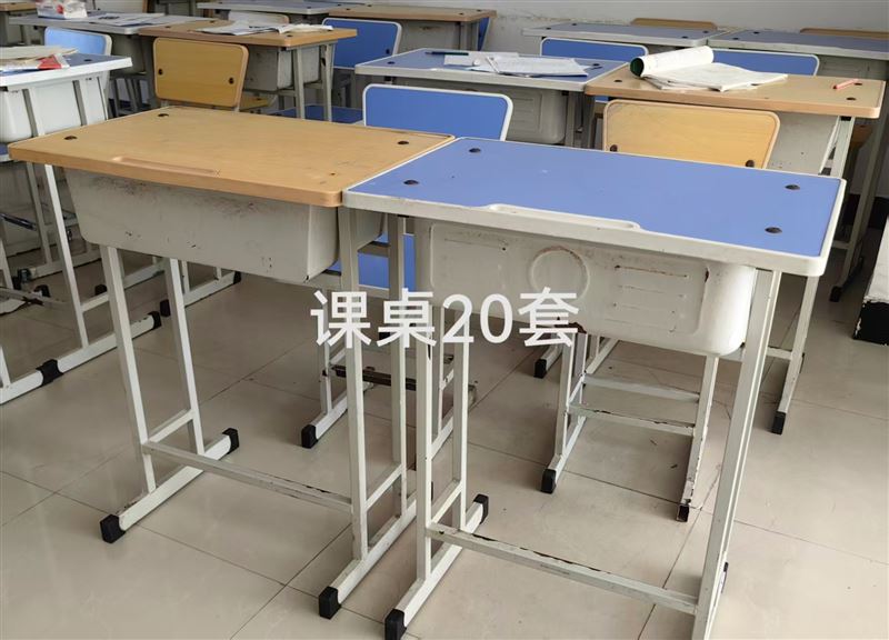 出售课桌椅,黑板