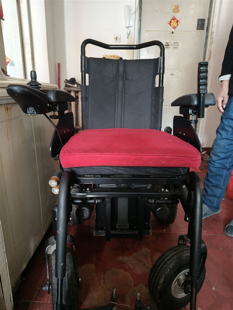 卖威之群电动轮椅