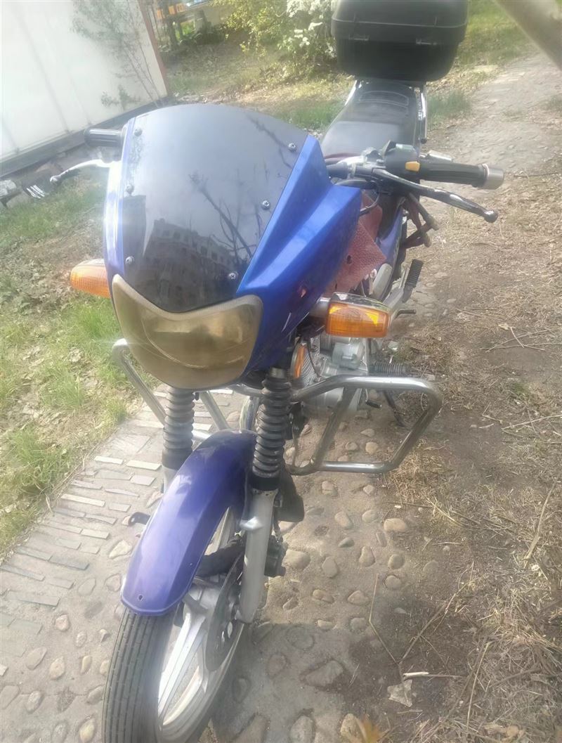 银豹摩托车