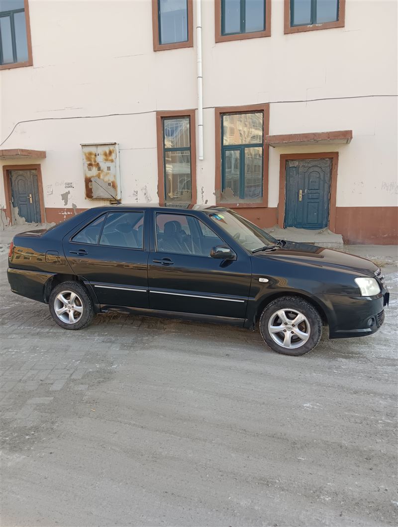 13年奇瑞旗云2新款手动高配