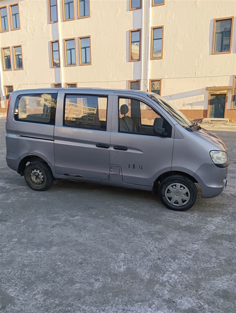 14年哈飞小霸王手动高配