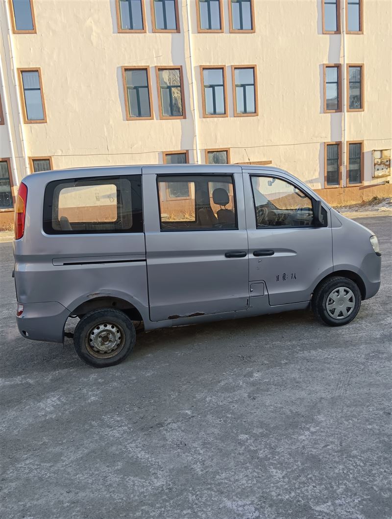 14年哈飞小霸王手动高配