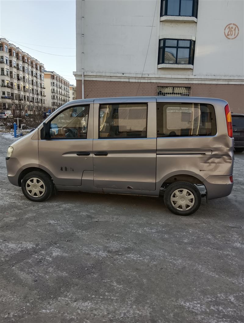 14年哈飞小霸王手动高配