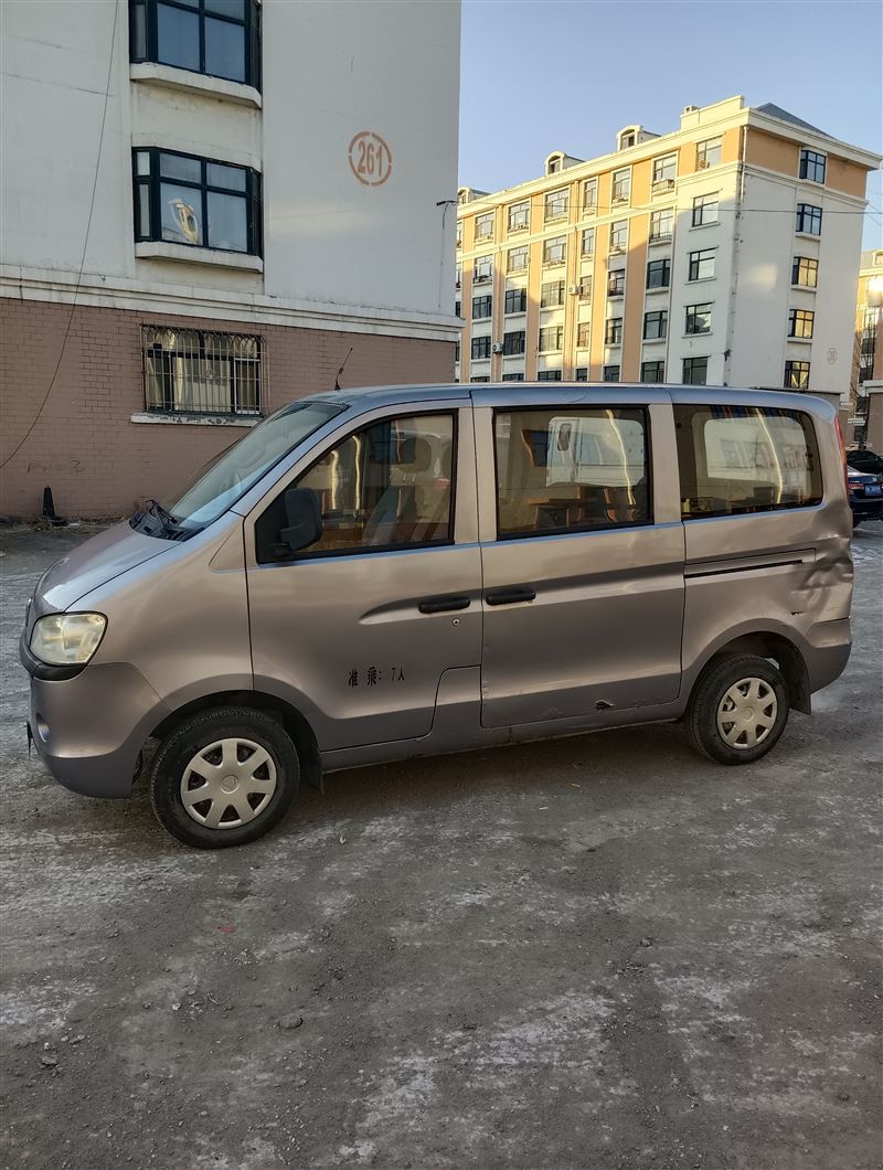 14年哈飞小霸王手动高配