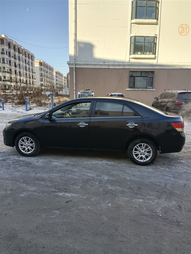 14年众泰z300手动高配原值10万