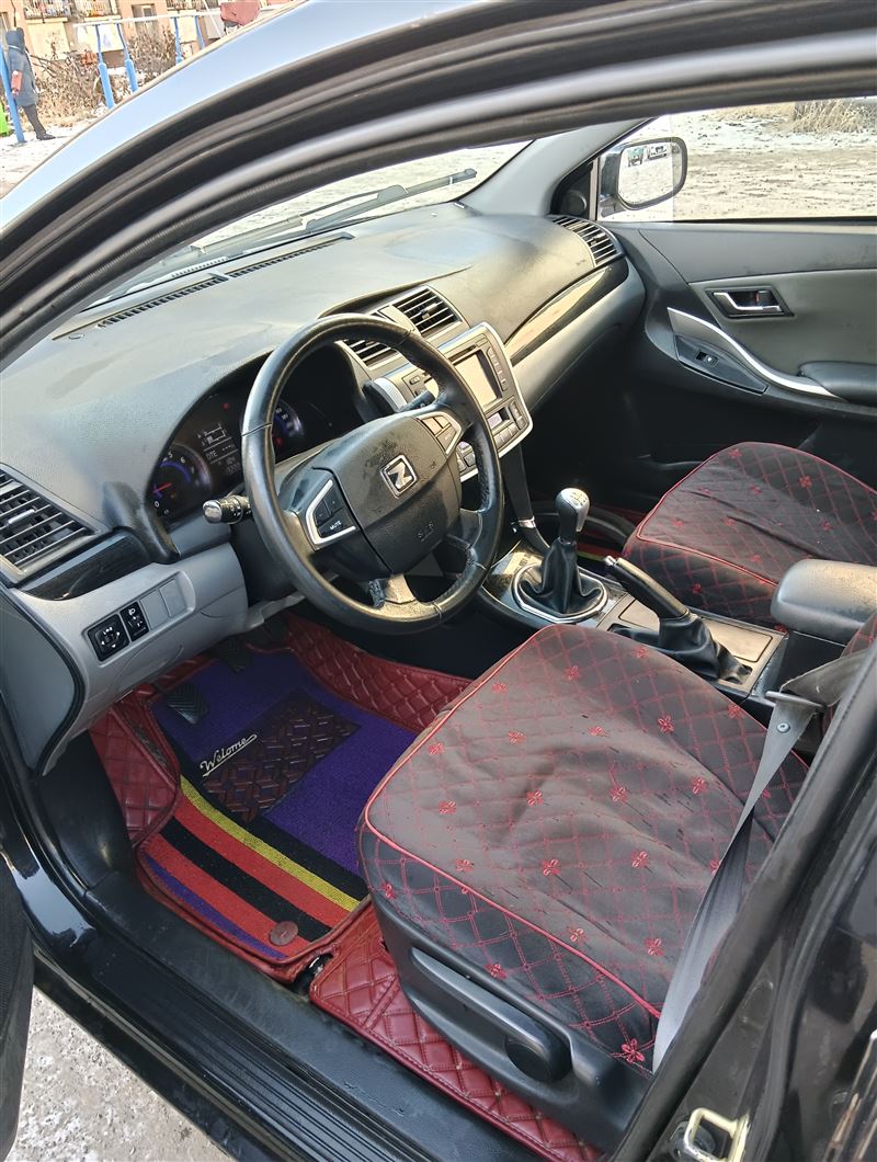 14年众泰z300手动高配原值10万