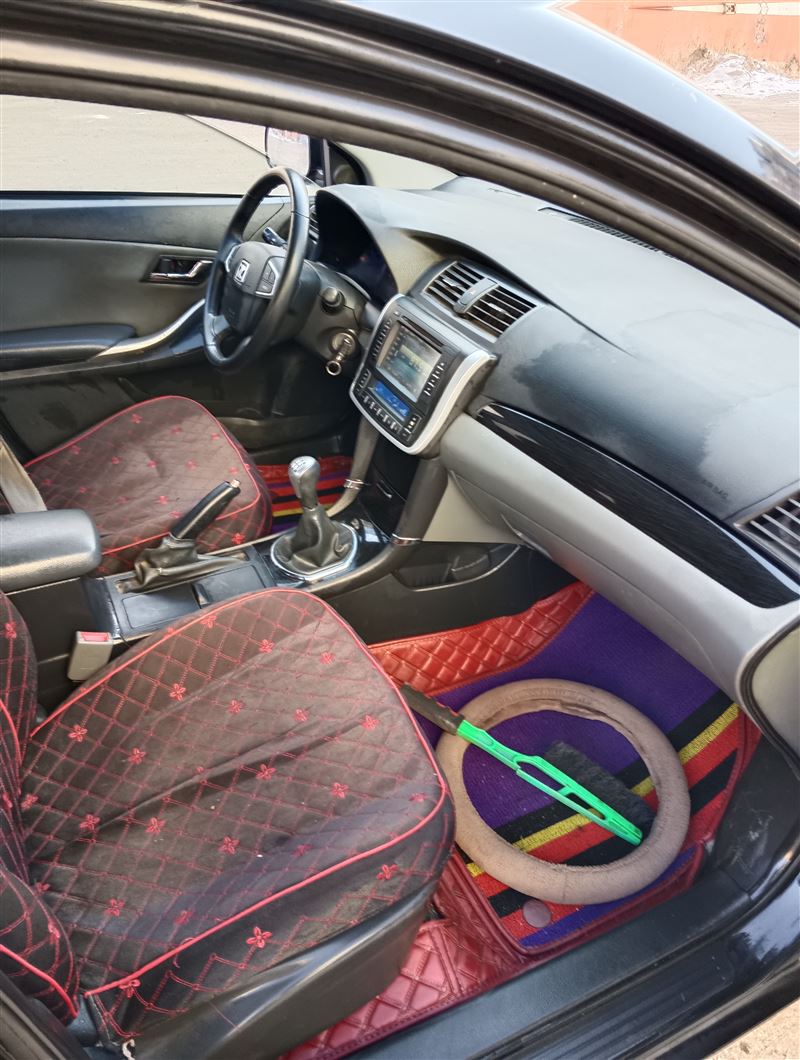 14年众泰z300手动高配原值10万