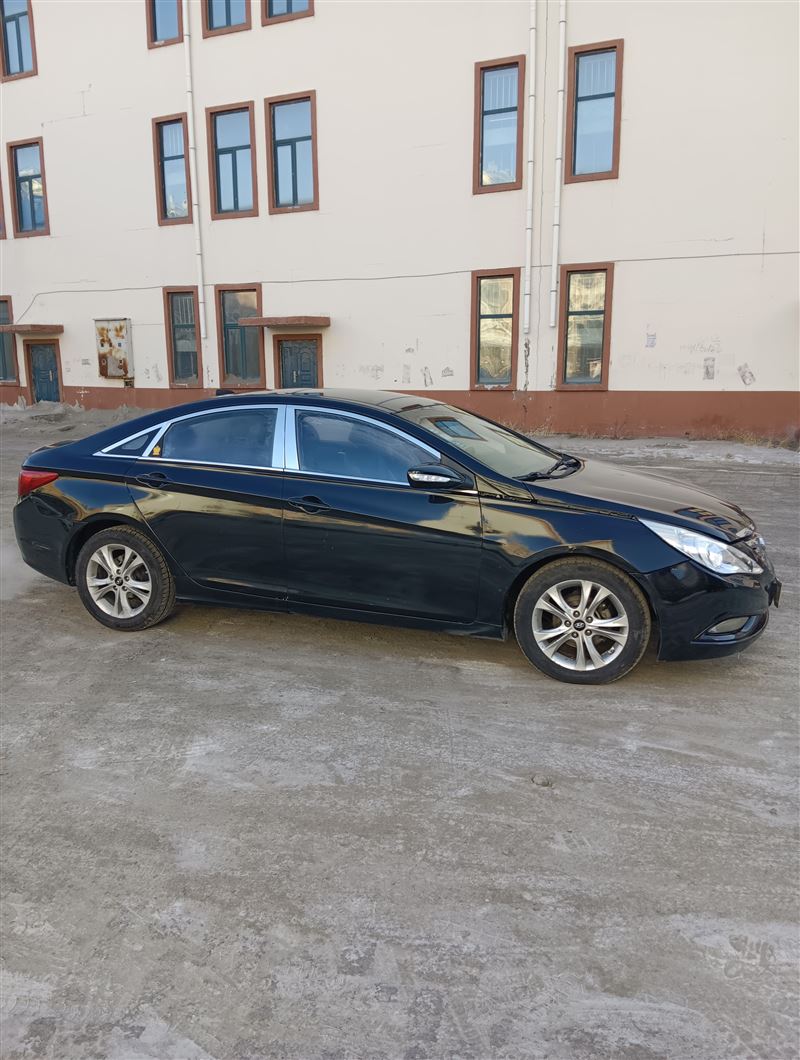 12年现代索8自动挡高配