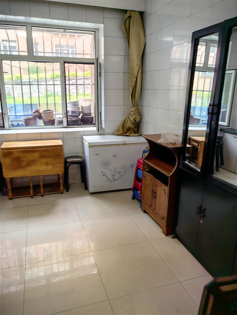 出租出售欧洲新城23/1/701/户,出售11万,78平,家电