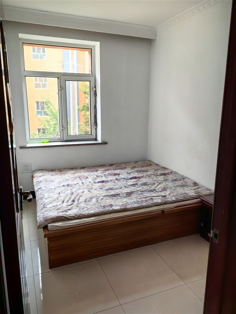 出租出售欧洲新城23/1/701/户,出售11万,78平,家电