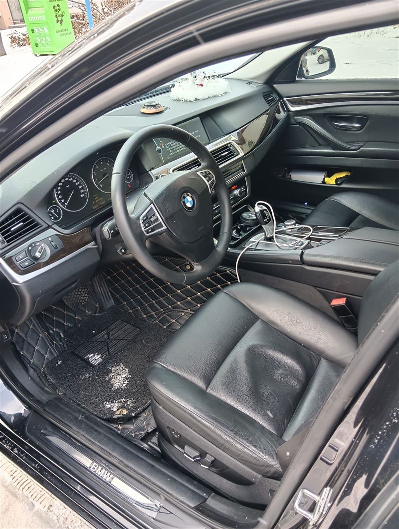 11年宝马525Li自动顶配