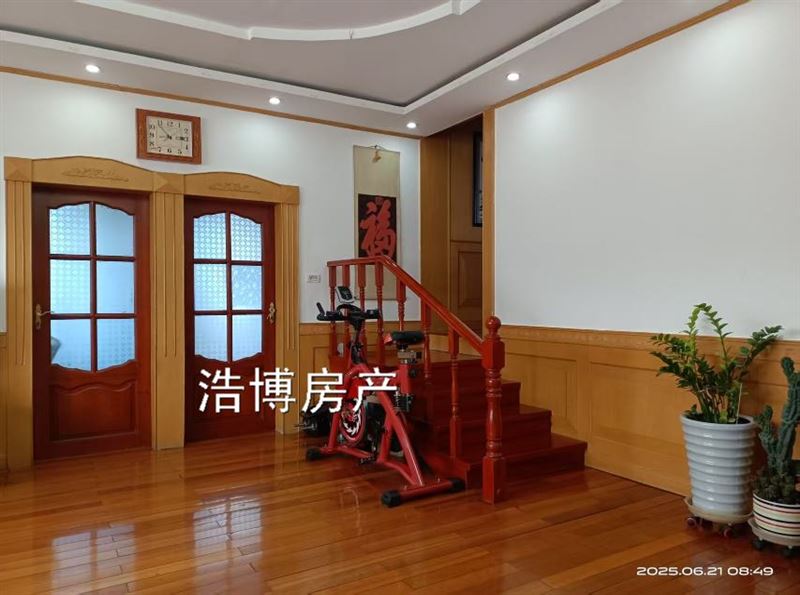 出售湖滨小区