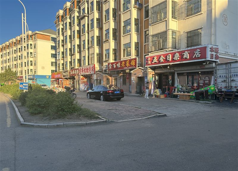 北岸中心广场主路25路车，黄金地段商服出租