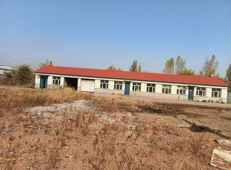 七台河厂房出租, 老来矿北方水泥厂西侧200米,场地面积,7500平方米,平房面积380平方米。