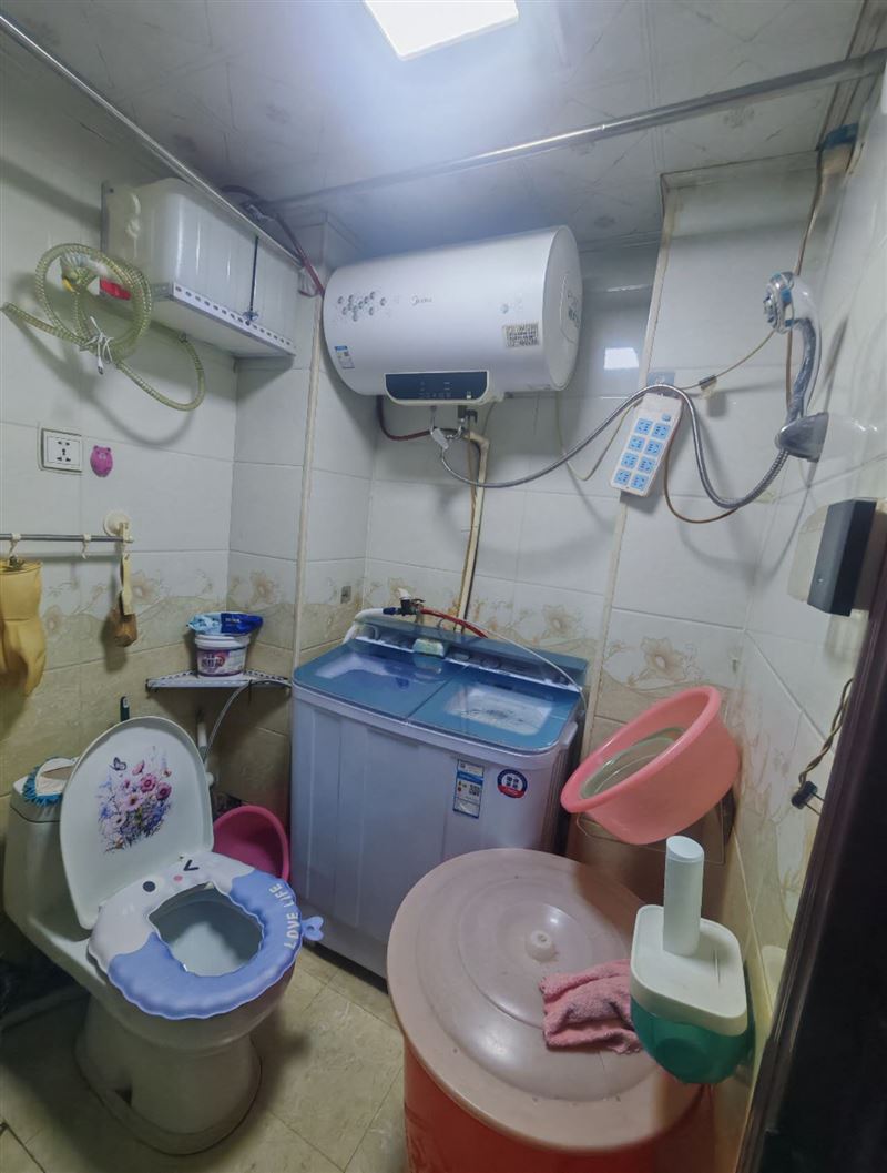 欣源小区四楼