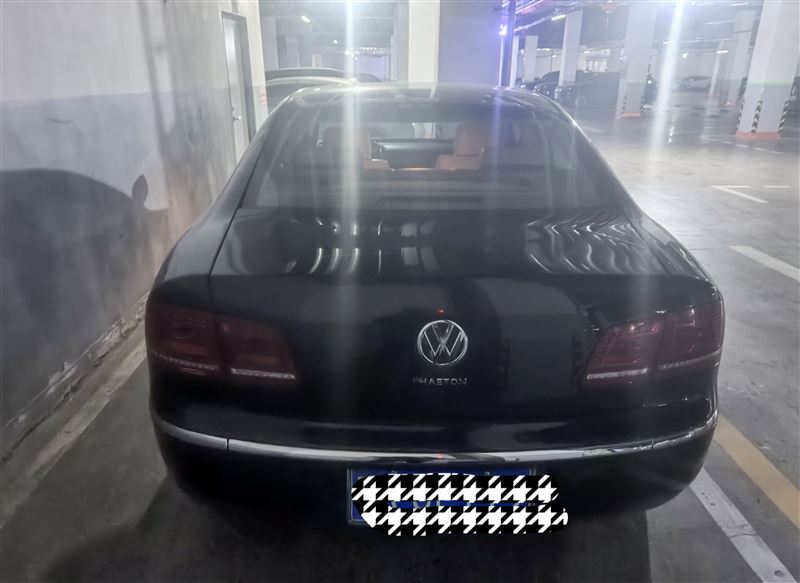 出售11年3.6V6大众辉腾轿车