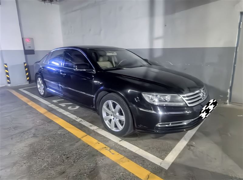 出售11年3.6V6大众辉腾轿车