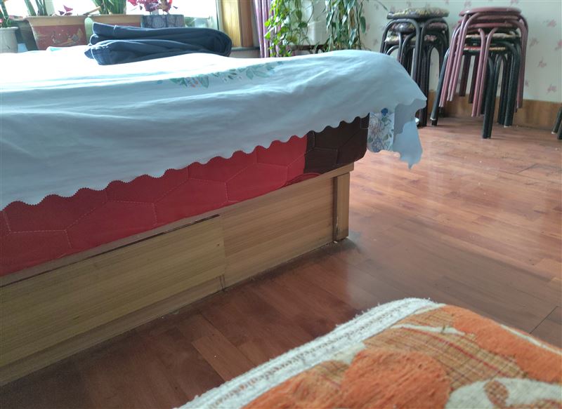 卖双人床，单人床