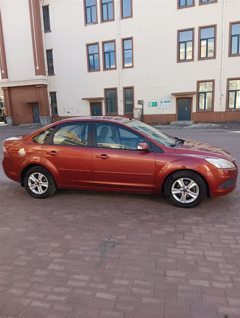 09年福特福克斯手动高配