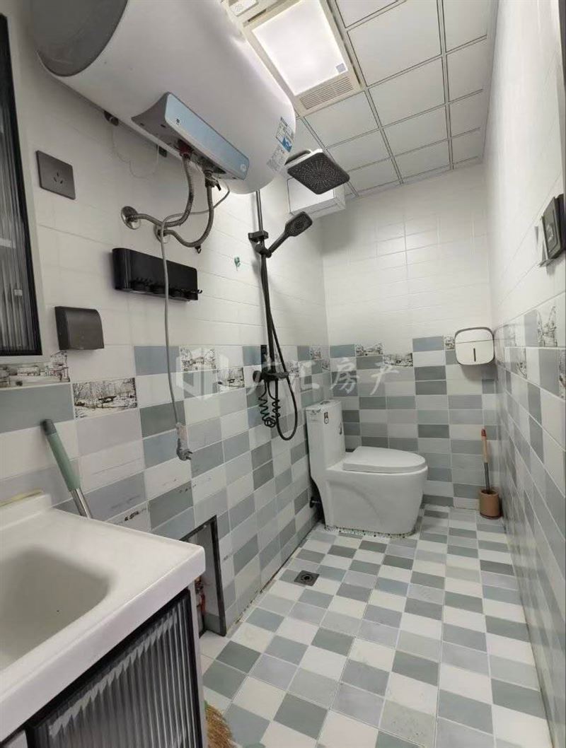 客运站附近三楼