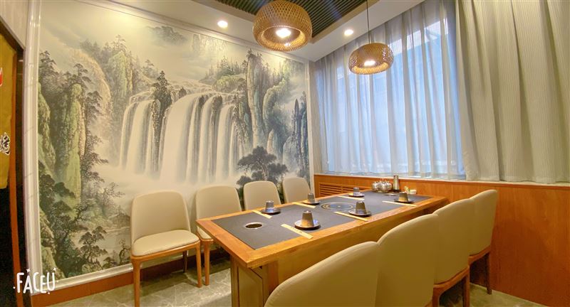 狼嚎街烧烤店外兑