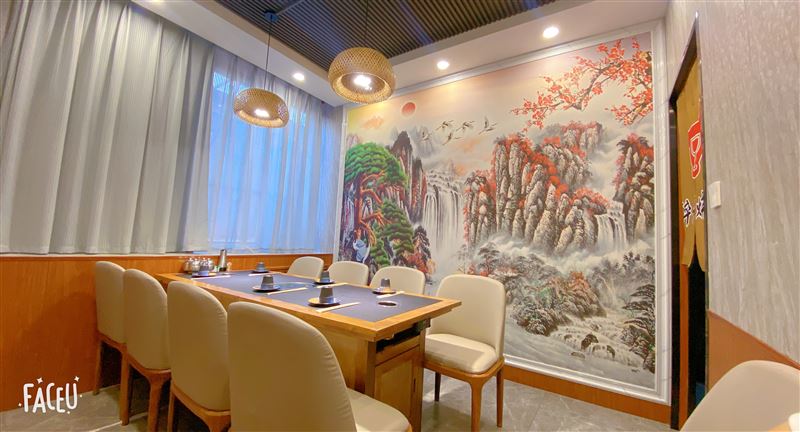 狼嚎街烧烤店外兑