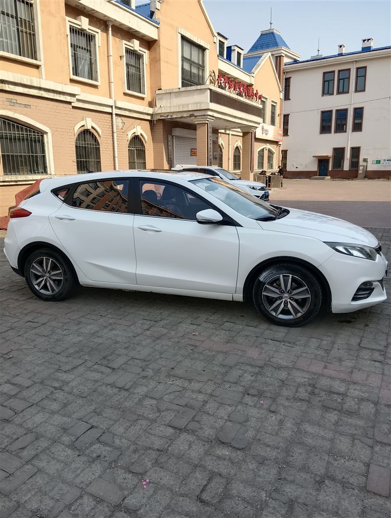 15年长安逸动xt手动高配