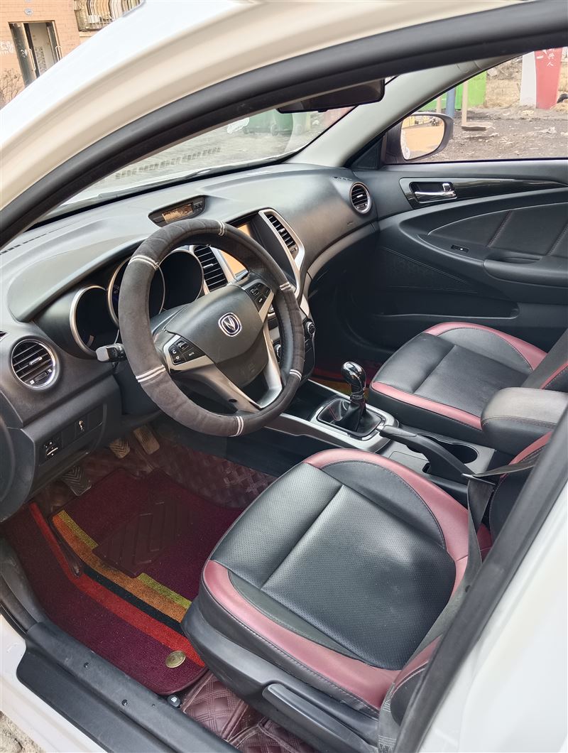 15年长安逸动xt手动高配