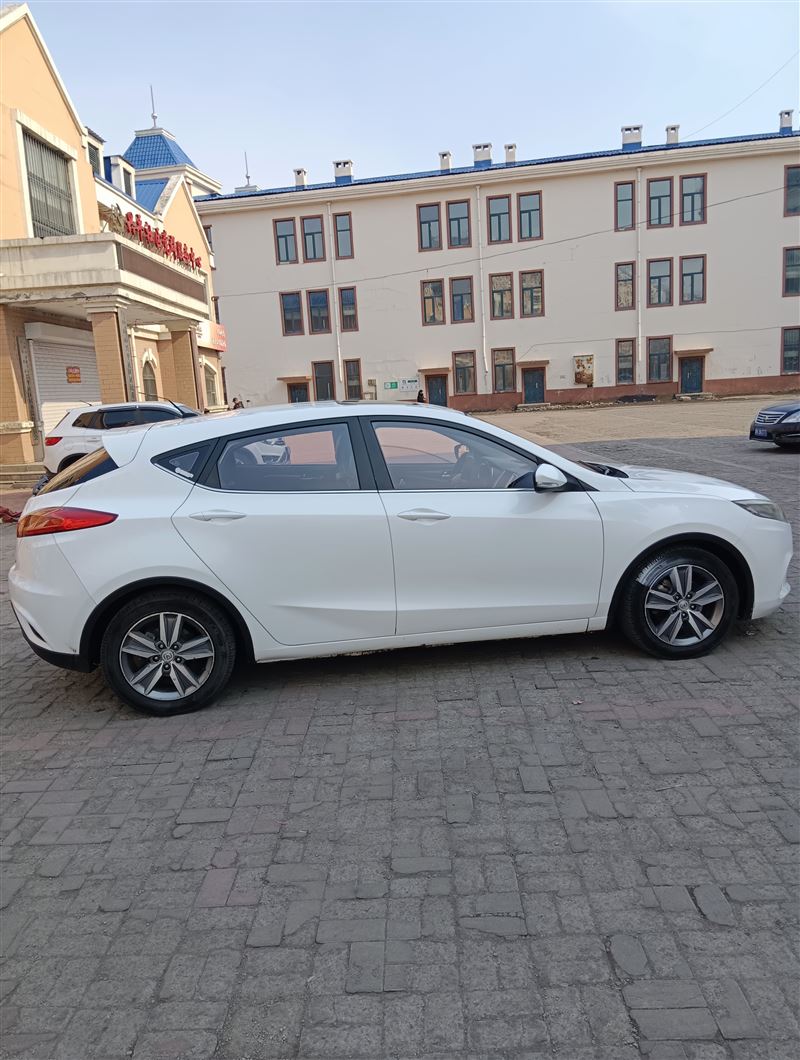 15年长安逸动xt手动高配