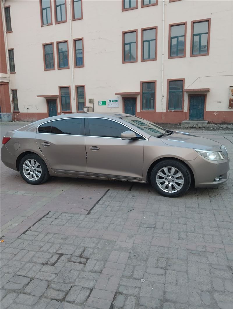 10年别克君越自动挡高配原值20万