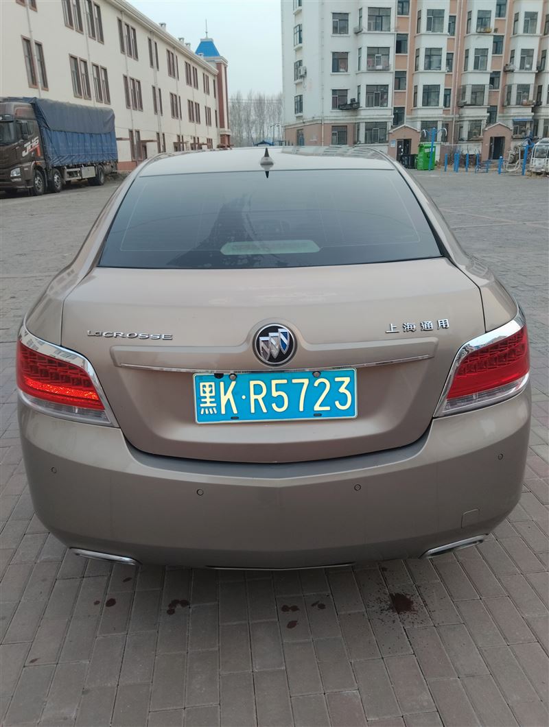 10年别克君越自动挡高配原值20万