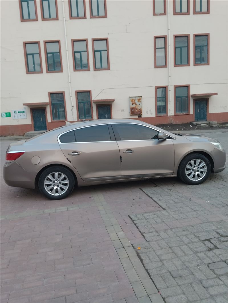 10年别克君越自动挡高配原值20万