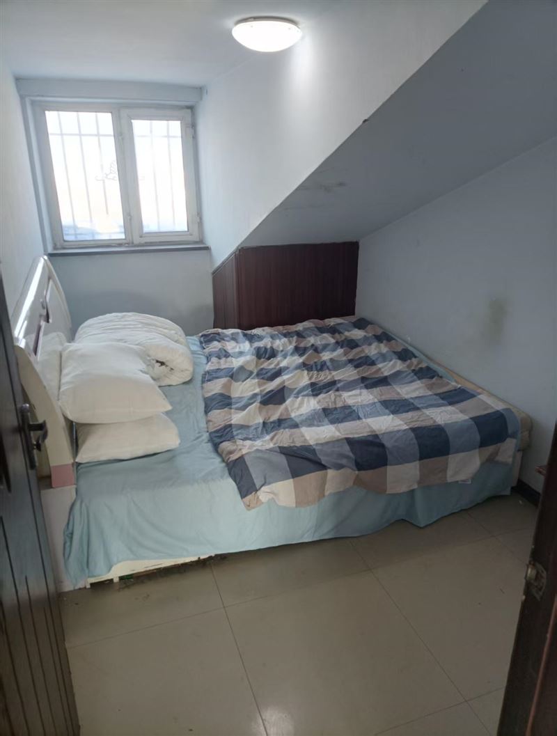 出租德政小区阁楼