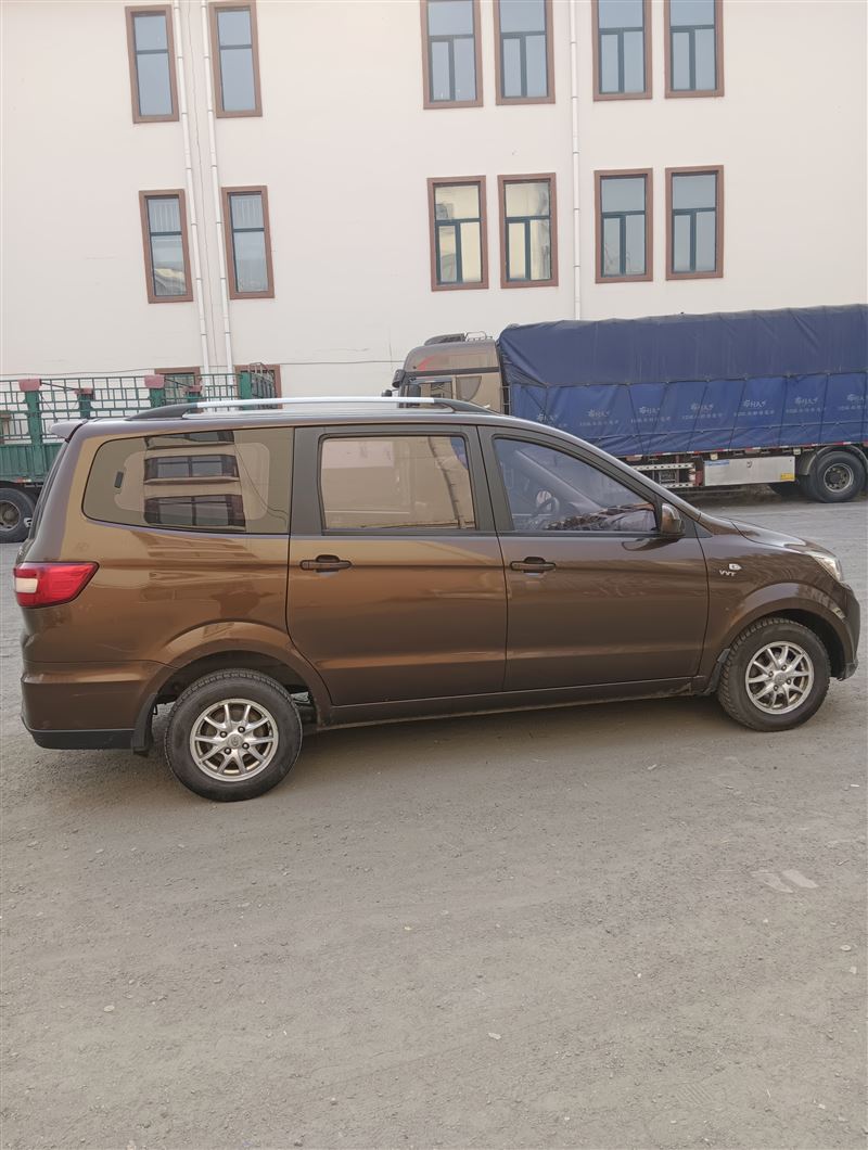 18年昌河M50s手动高配7坐商务