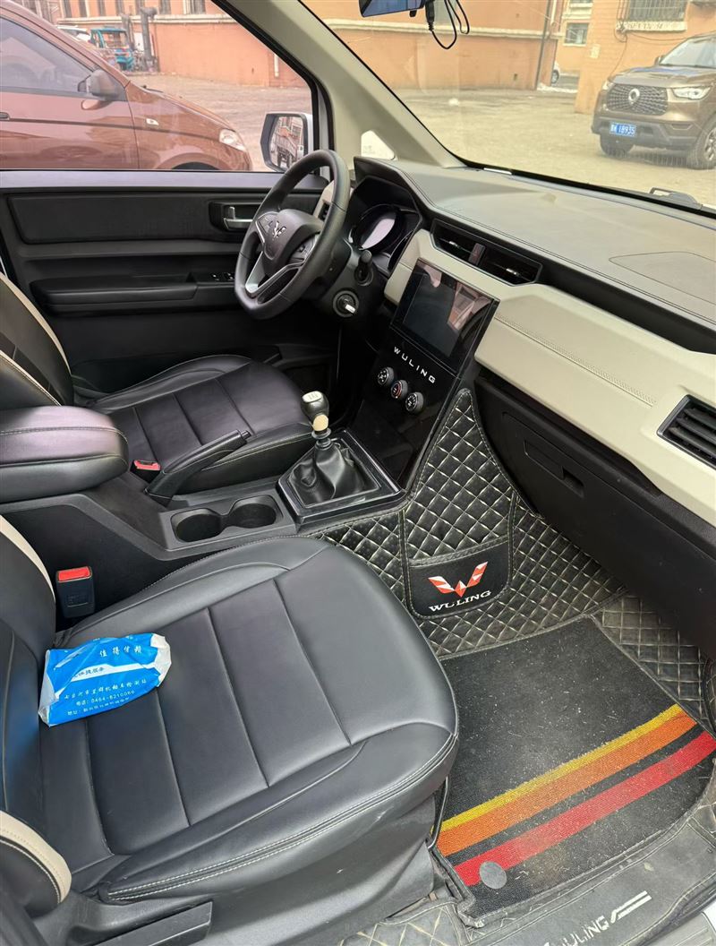 出售五菱宏光plus