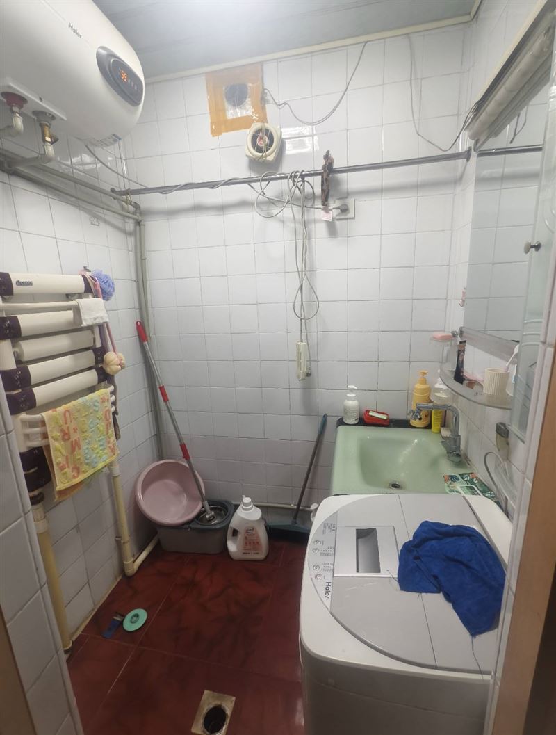 找一个合租女生