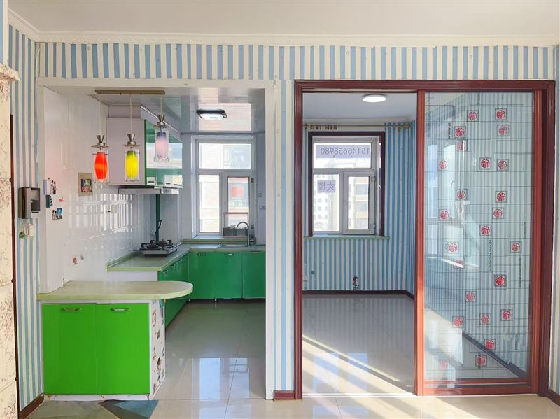 卖经典名居五楼