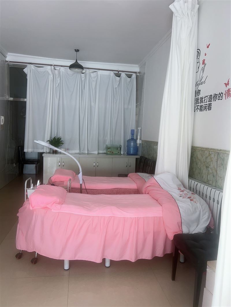 茄子河新东方美甲店外兑