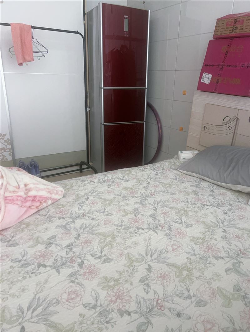 茄子河新东方美甲店外兑