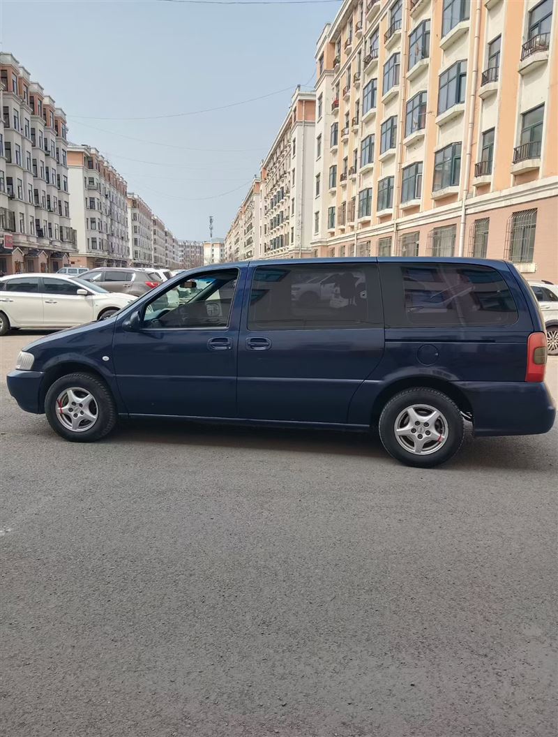 10年别克gL8自动挡7坐商务