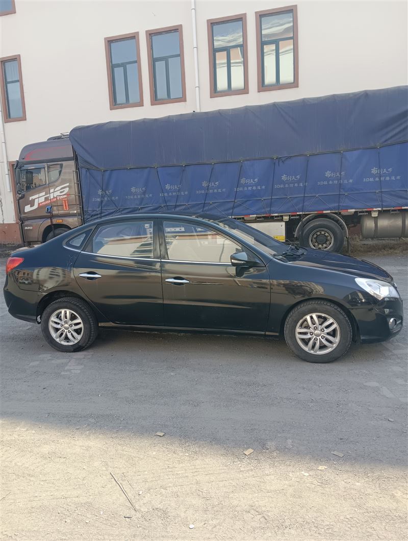 14年现代悦动手动高配原值12万