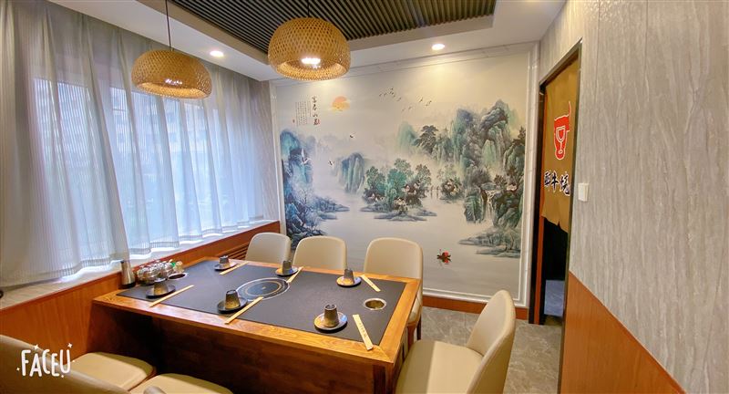 狼嚎街烧烤店外兑