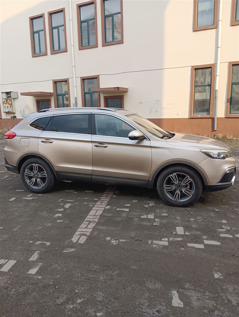 16年猎豹cs10手动高配原值12万