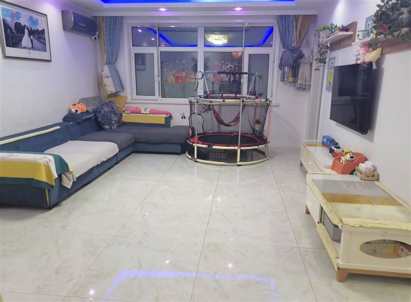 好房出售,电梯,适合当婚房或者年迈父母住。