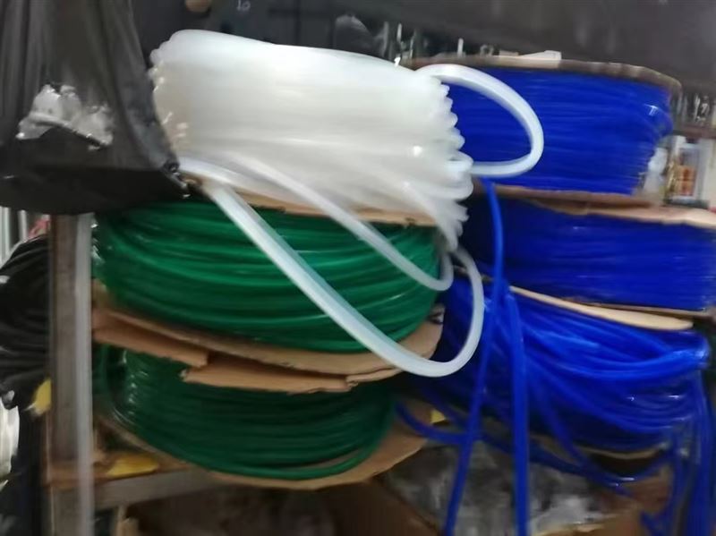维修定做门窗，换玻璃合页把手硅胶密封条，定做各种纱窗，金刚网高清纱窗，软包防盗门