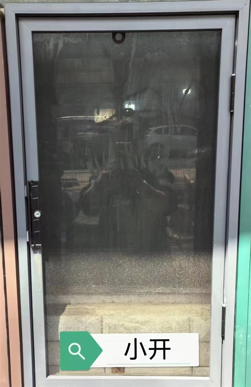 维修定做门窗,换玻璃合页把手硅胶密封条,定做各种纱窗,金刚网高清纱窗,软包防盗门
